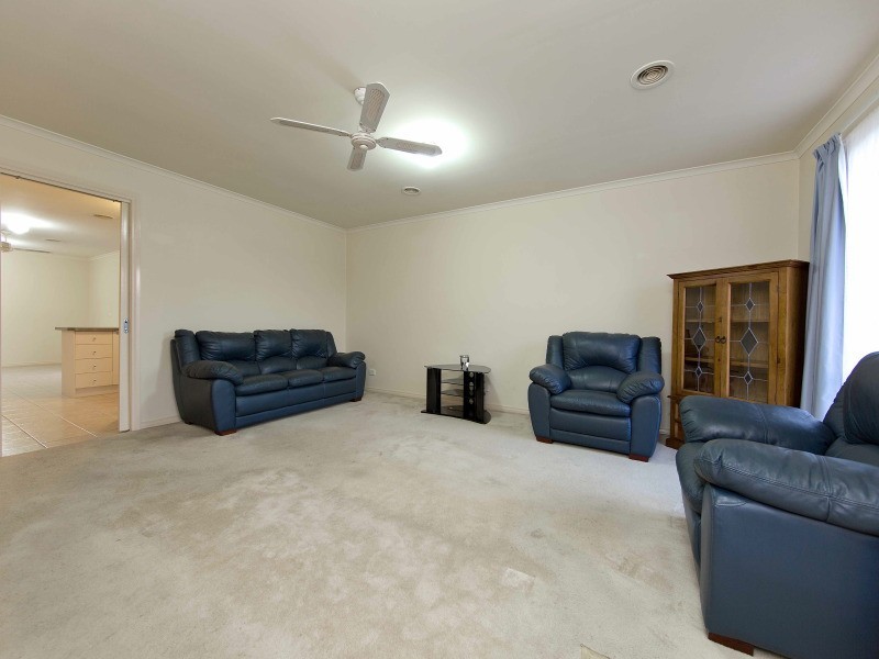 9 Barclay Avenue, Frankston VIC 3199