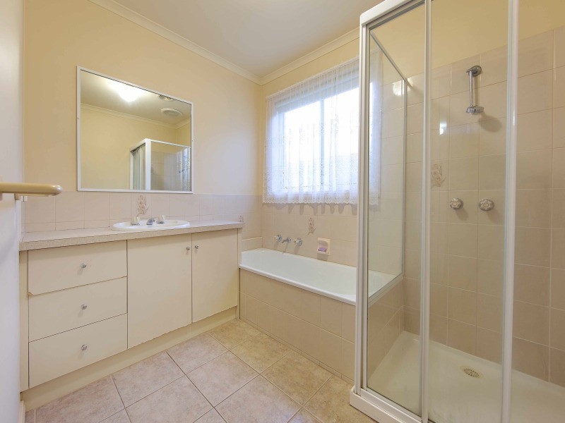 9 Barclay Avenue, Frankston VIC 3199