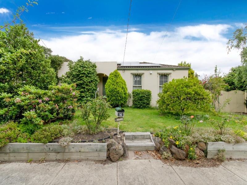 16 Benelong Crescent, Seaford VIC 3198