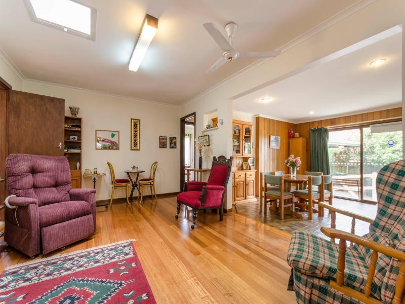 16 Benelong Crescent, Seaford VIC 3198