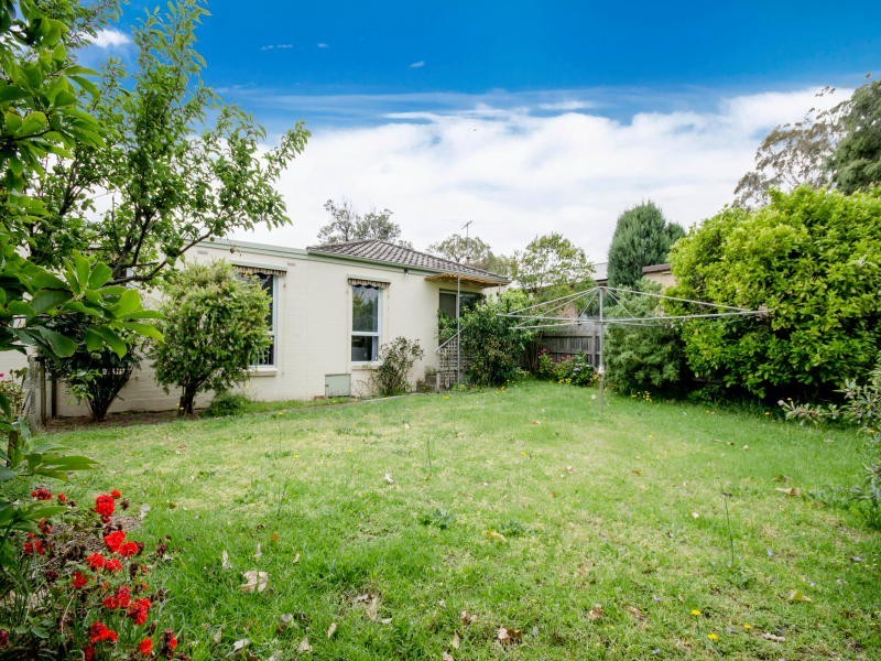 16 Benelong Crescent, Seaford VIC 3198