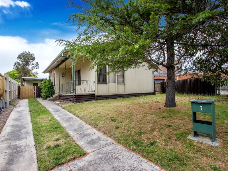 7 Karri Court, Frankston North VIC 3200