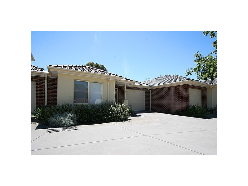 8/30 Gairloch Drive, Frankston VIC 3199