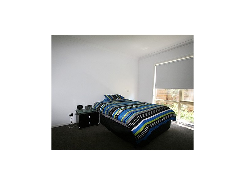 8/30 Gairloch Drive, Frankston VIC 3199