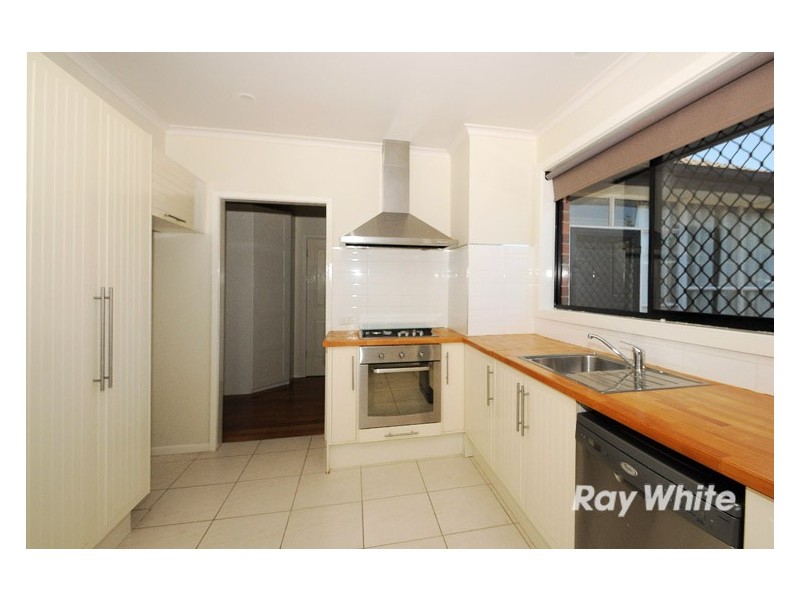 8 Nodding Avenue, Frankston North VIC 3200