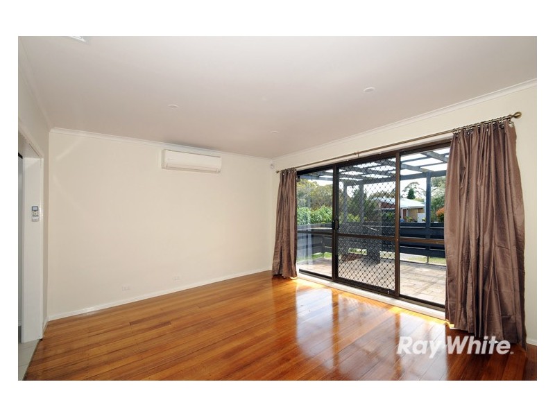 8 Nodding Avenue, Frankston North VIC 3200