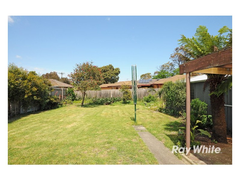 8 Nodding Avenue, Frankston North VIC 3200