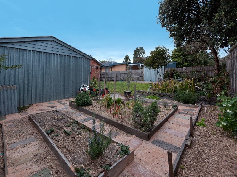 8 Nodding Avenue, Frankston North VIC 3200