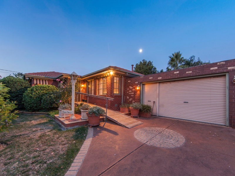 4 Brunei Grove, Frankston VIC 3199