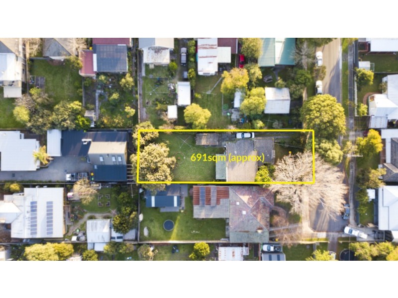 2 Roberta Grove, Frankston VIC 3199