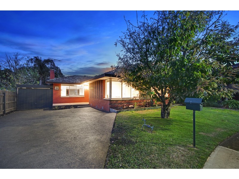 5 Merlin Court, Frankston VIC 3199