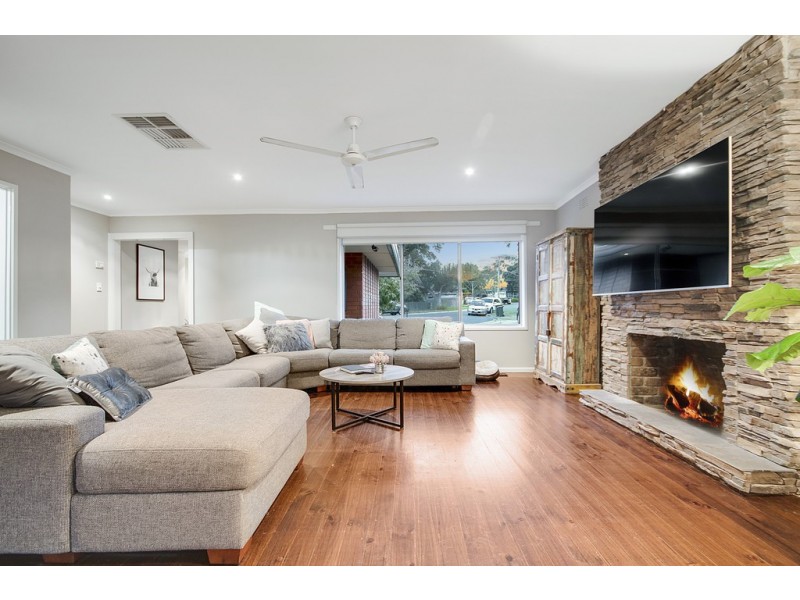 5 Merlin Court, Frankston VIC 3199