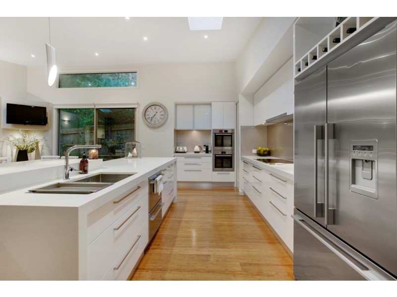 32 Fleetwood Crescent, Frankston South VIC 3199