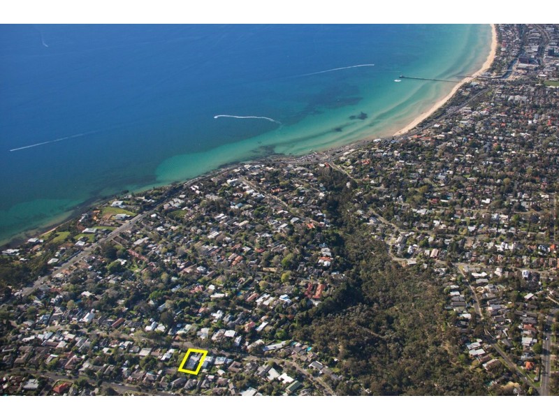 32 Fleetwood Crescent, Frankston South VIC 3199