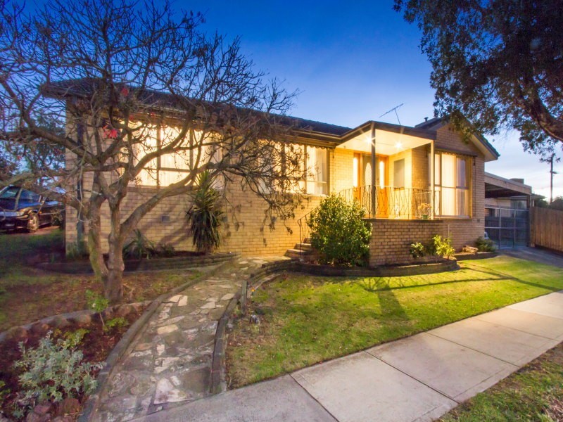 6 Abor Court, Frankston VIC 3199