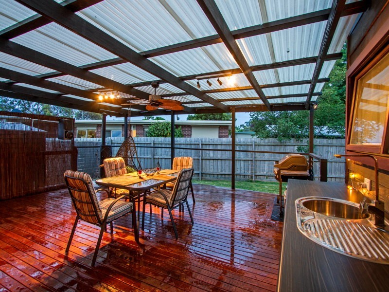 39 Silvertop Crescent, Frankston North VIC 3200