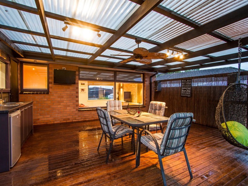 39 Silvertop Crescent, Frankston North VIC 3200