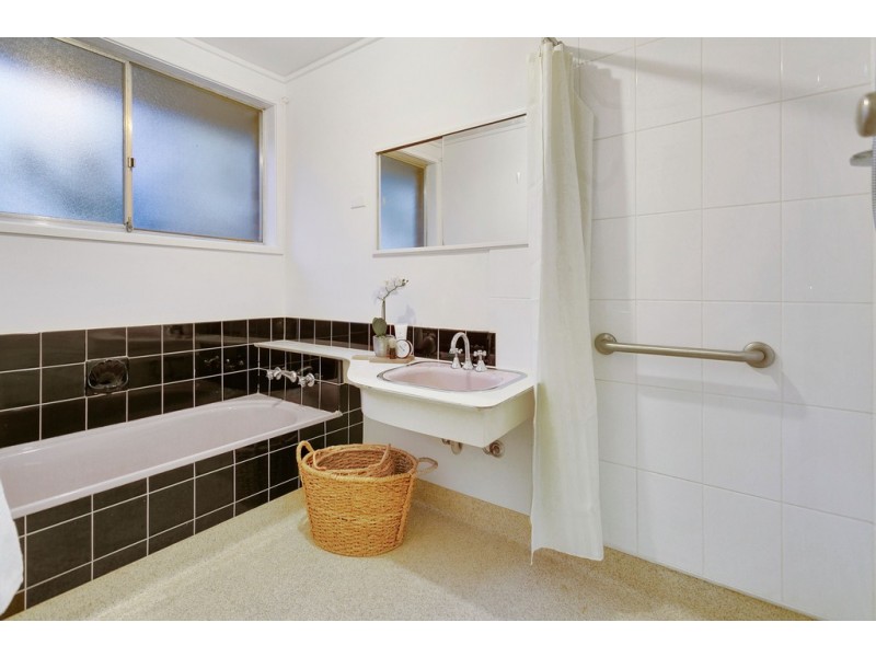 1 Frallon Crescent, Frankston VIC 3199