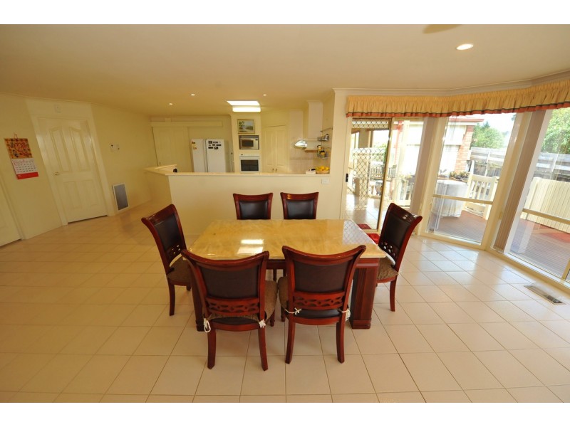 21 Raleon Avenue, Frankston South VIC 3199