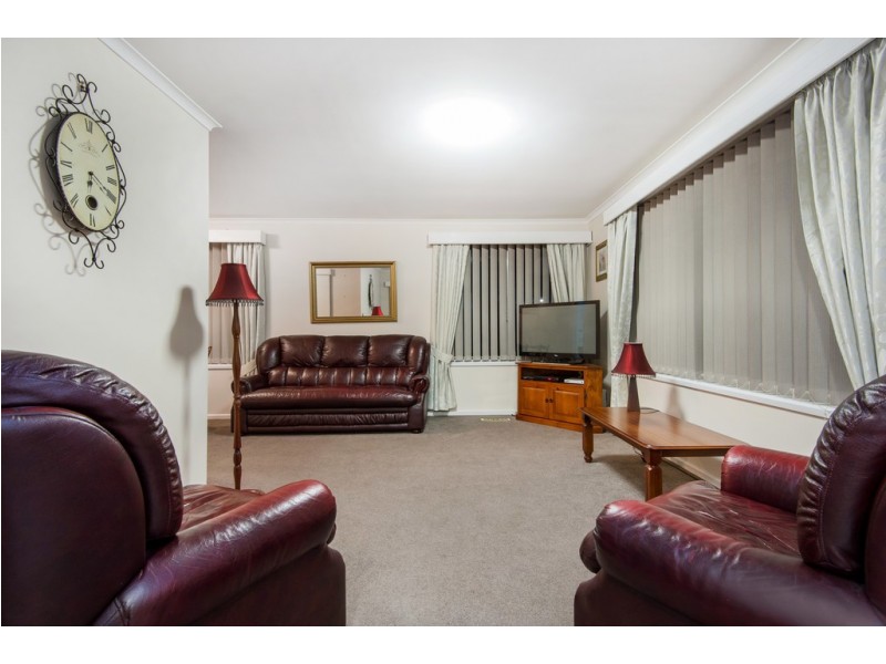 8 Escabon Grove, Frankston VIC 3199