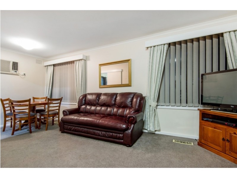 8 Escabon Grove, Frankston VIC 3199