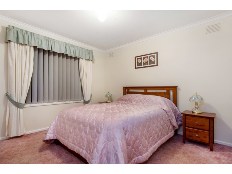 8 Escabon Grove, Frankston VIC 3199