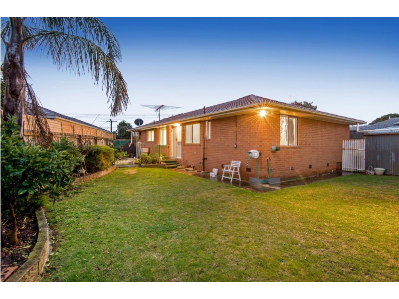 8 Escabon Grove, Frankston VIC 3199