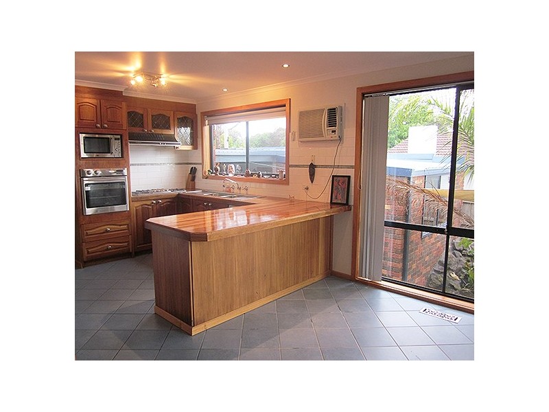 18 Lipton Drive, Frankston VIC 3199