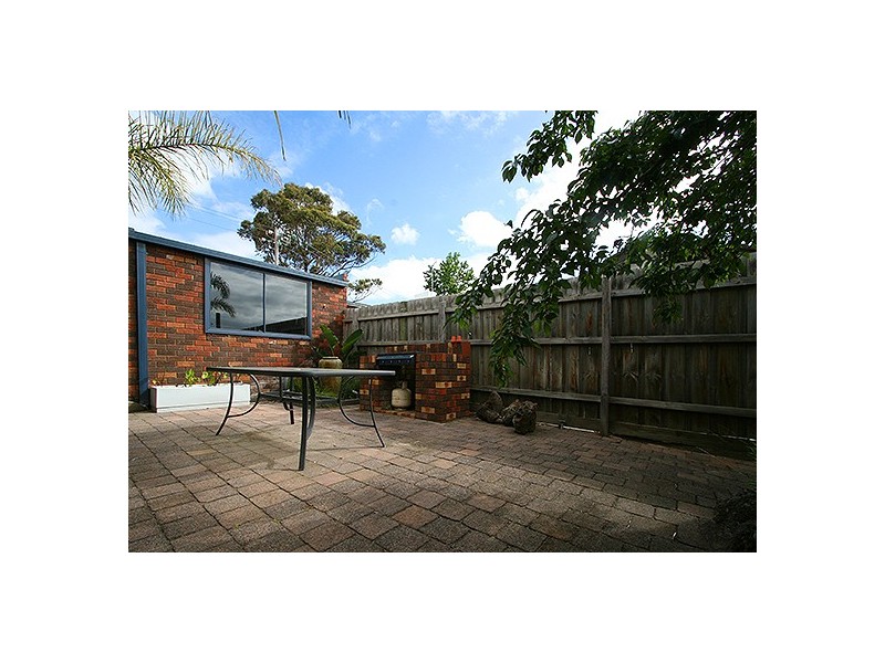 18 Lipton Drive, Frankston VIC 3199
