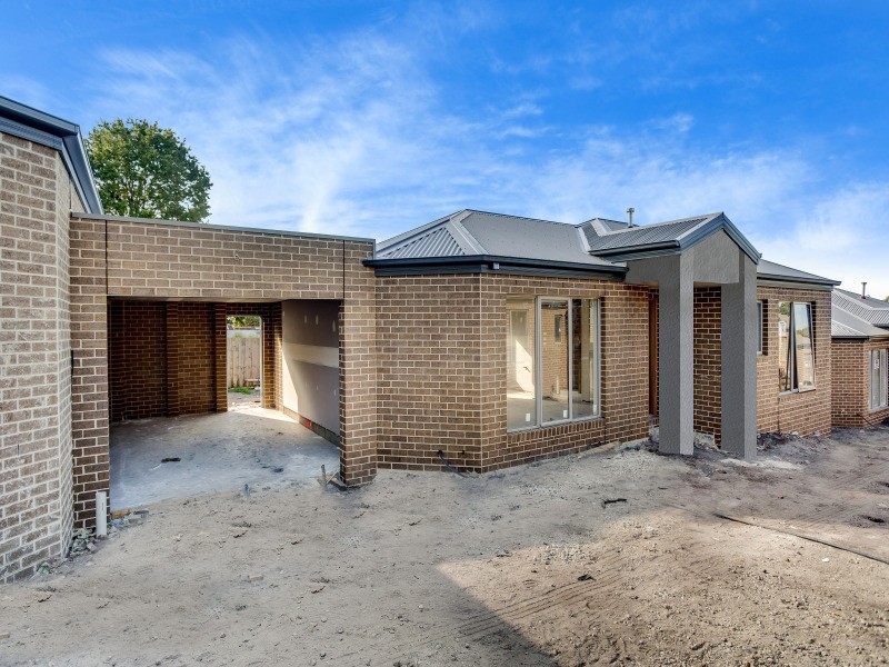 2/11 Kenilworth Avenue, Frankston VIC 3199