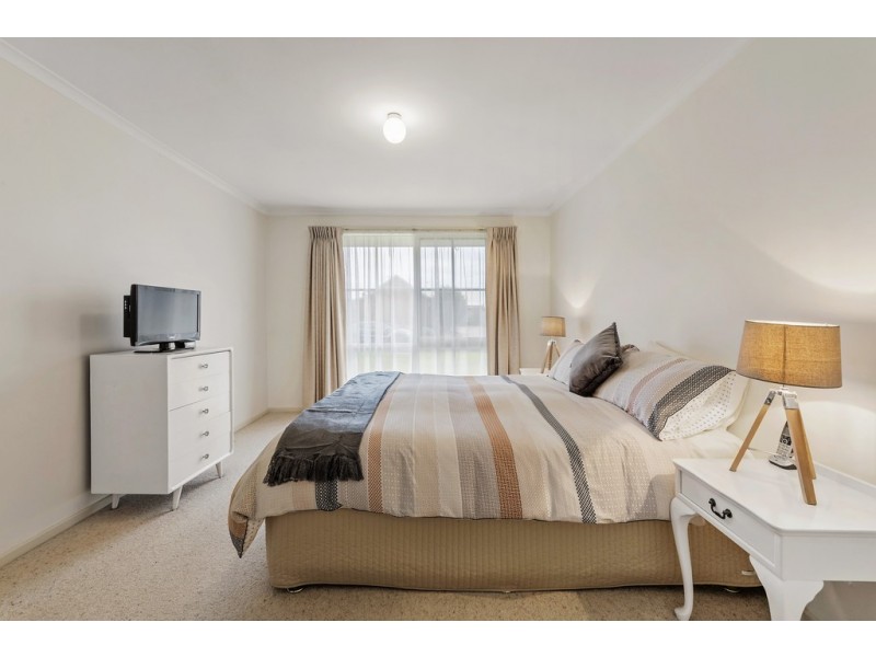 13 Murray Close, Frankston VIC 3199