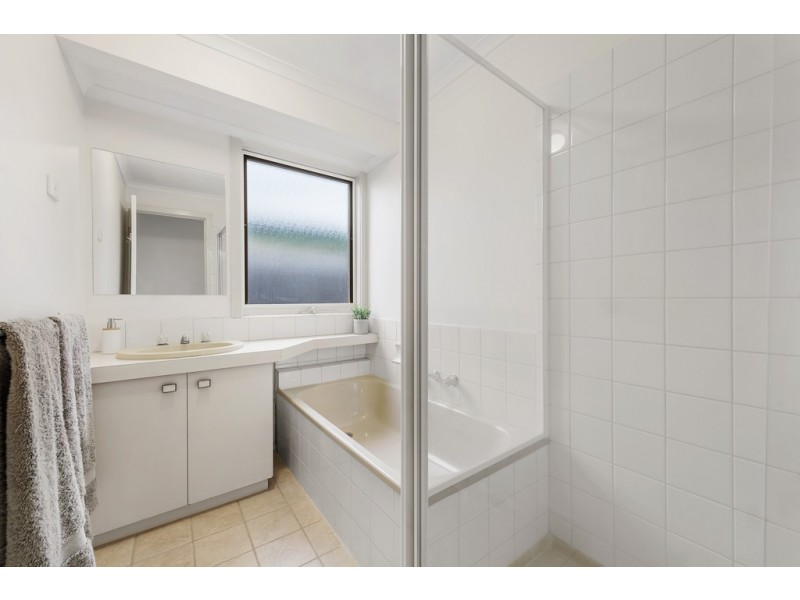 13 Murray Close, Frankston VIC 3199