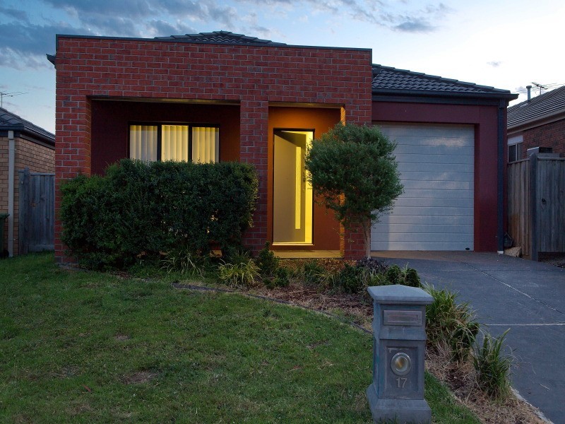 17 Aspendale Place, Lyndhurst VIC 3975