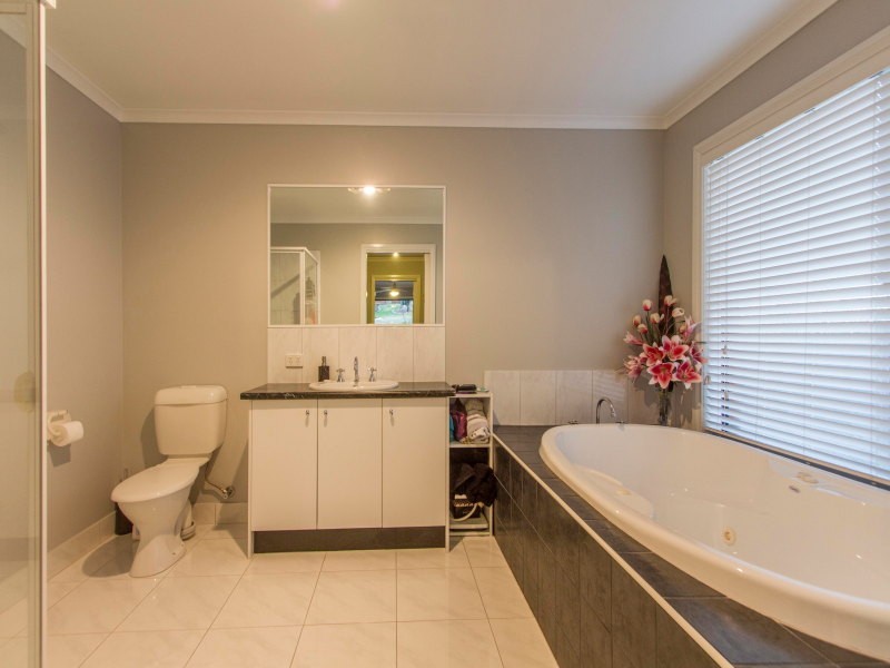 6 Ballantyne Court, Frankston South VIC 3199