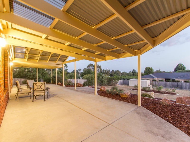 6 Ballantyne Court, Frankston South VIC 3199