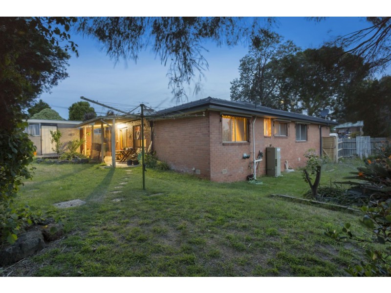 15 Derna Crescent, Frankston VIC 3199