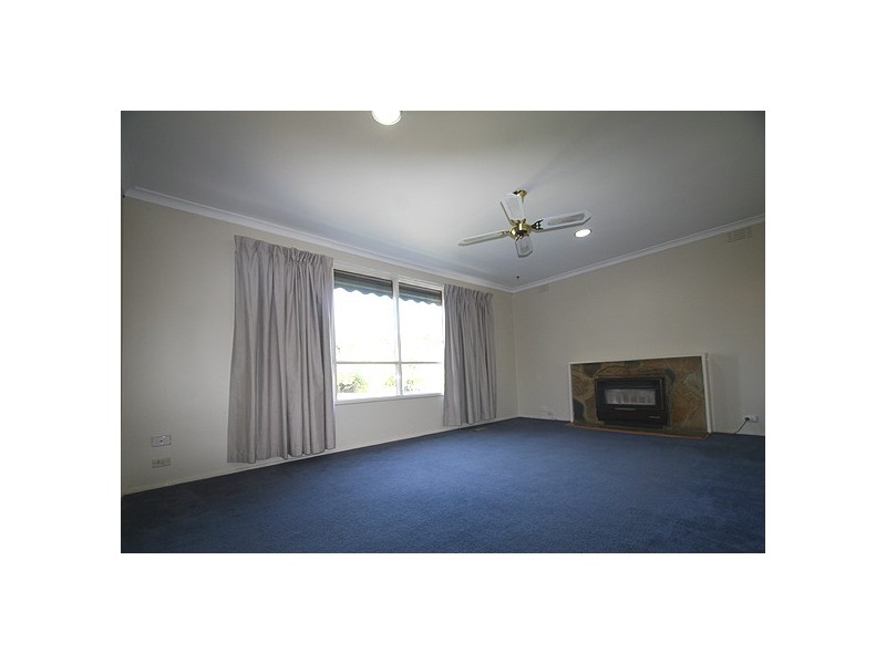 8 Wakefield Avenue, Frankston VIC 3199