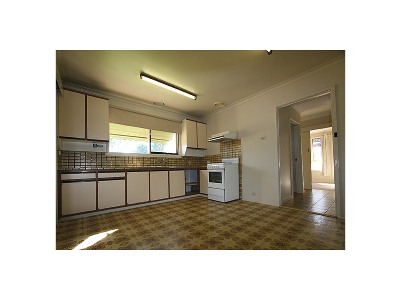 8 Wakefield Avenue, Frankston VIC 3199