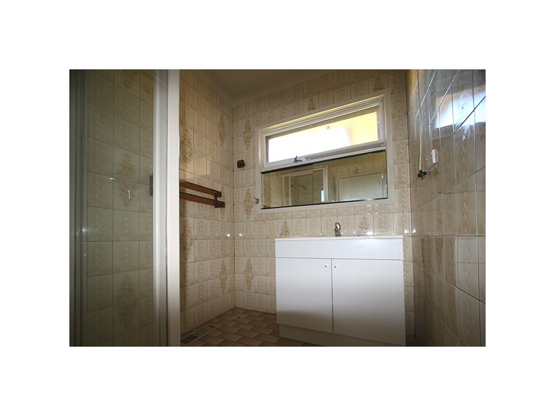 8 Wakefield Avenue, Frankston VIC 3199