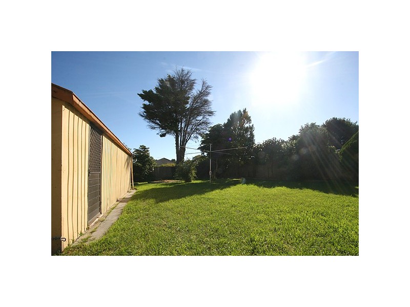 8 Wakefield Avenue, Frankston VIC 3199