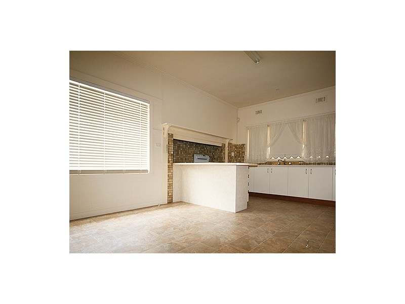 19 Dell Road, Frankston VIC 3199