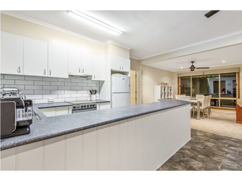 21 Armata Crescent, Frankston North VIC 3200