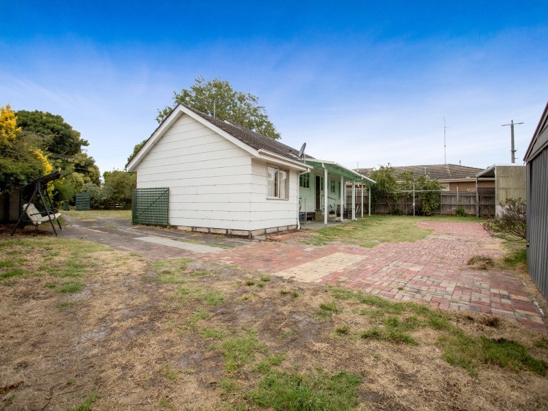 6 Gairloch Drive, Frankston VIC 3199