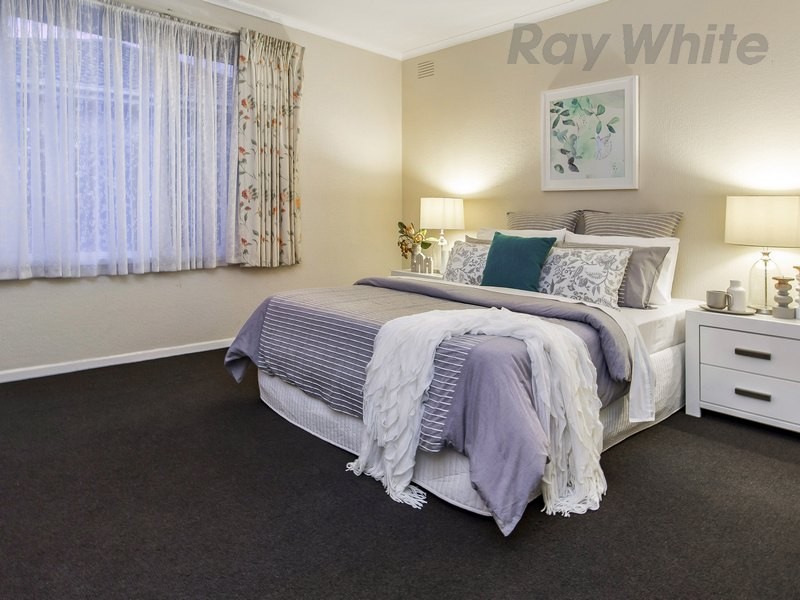 166 Karingal Drive, Frankston VIC 3199