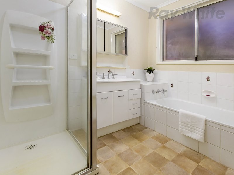 166 Karingal Drive, Frankston VIC 3199