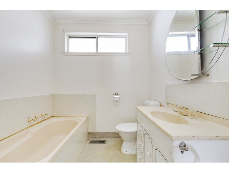 11 Whitewood Street, Frankston North VIC 3200