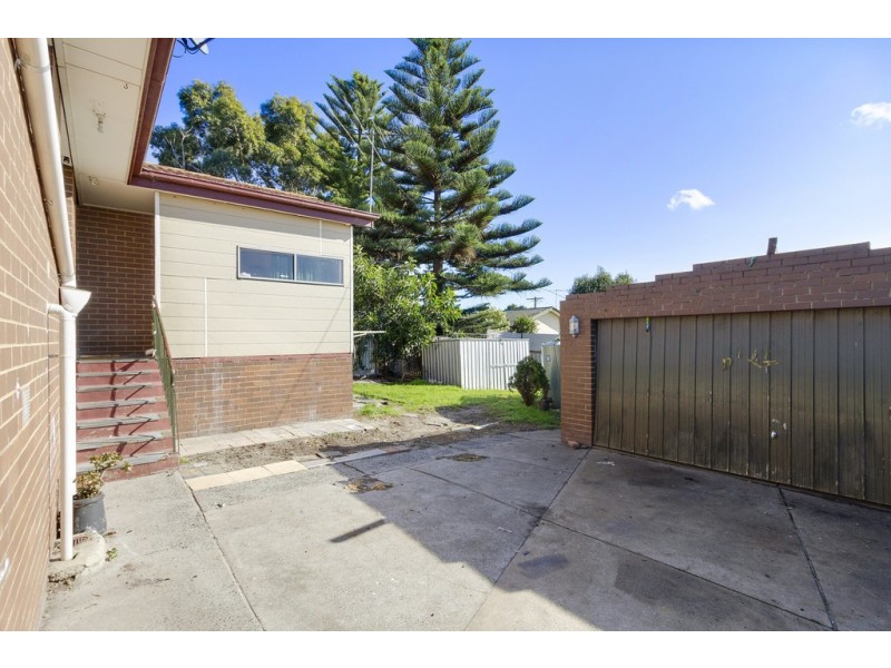 11 Whitewood Street, Frankston North VIC 3200