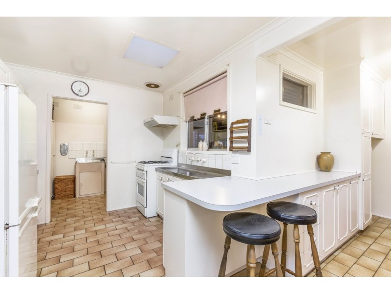 24 Brentwood Crescent, Frankston VIC 3199