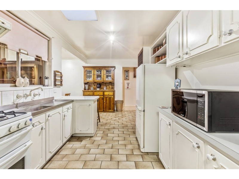 24 Brentwood Crescent, Frankston VIC 3199