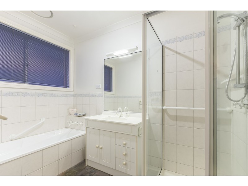 24 Brentwood Crescent, Frankston VIC 3199